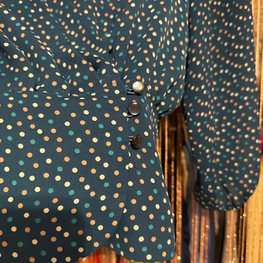 Top - Picture 3 of 6